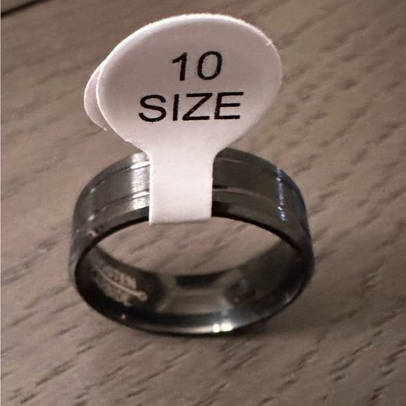 Men’s Black Tungsten band. Very durable with a classic look. Size 10 - Picture 2 of 3